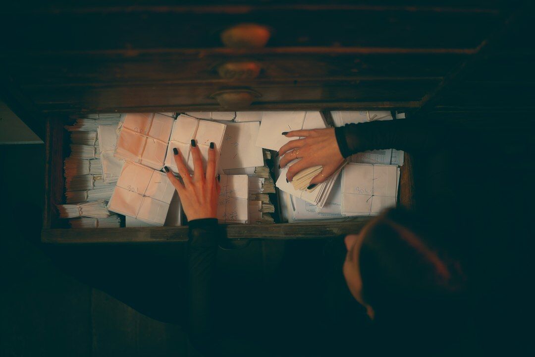 detective closing case file